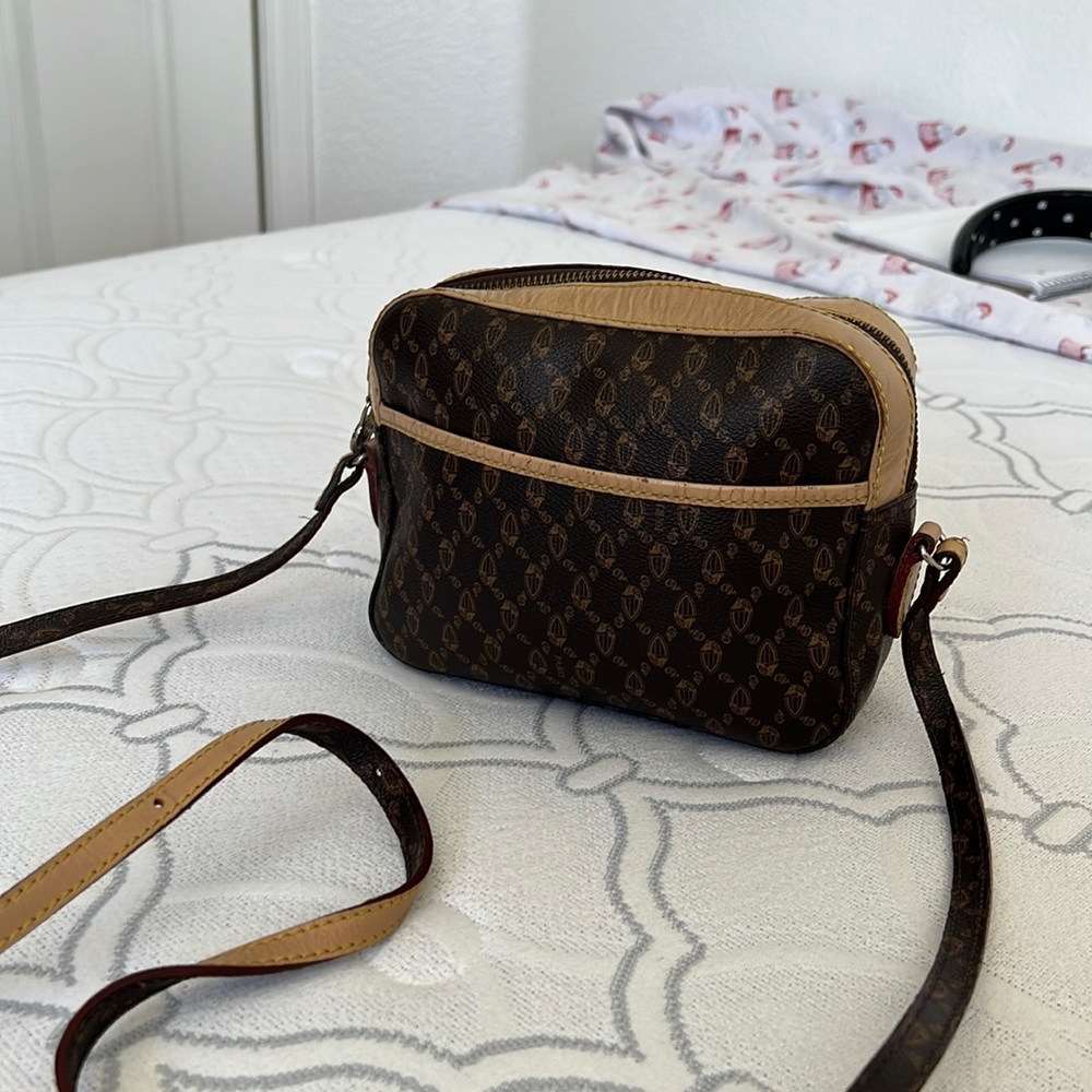 Canvas/leather crossbody bag